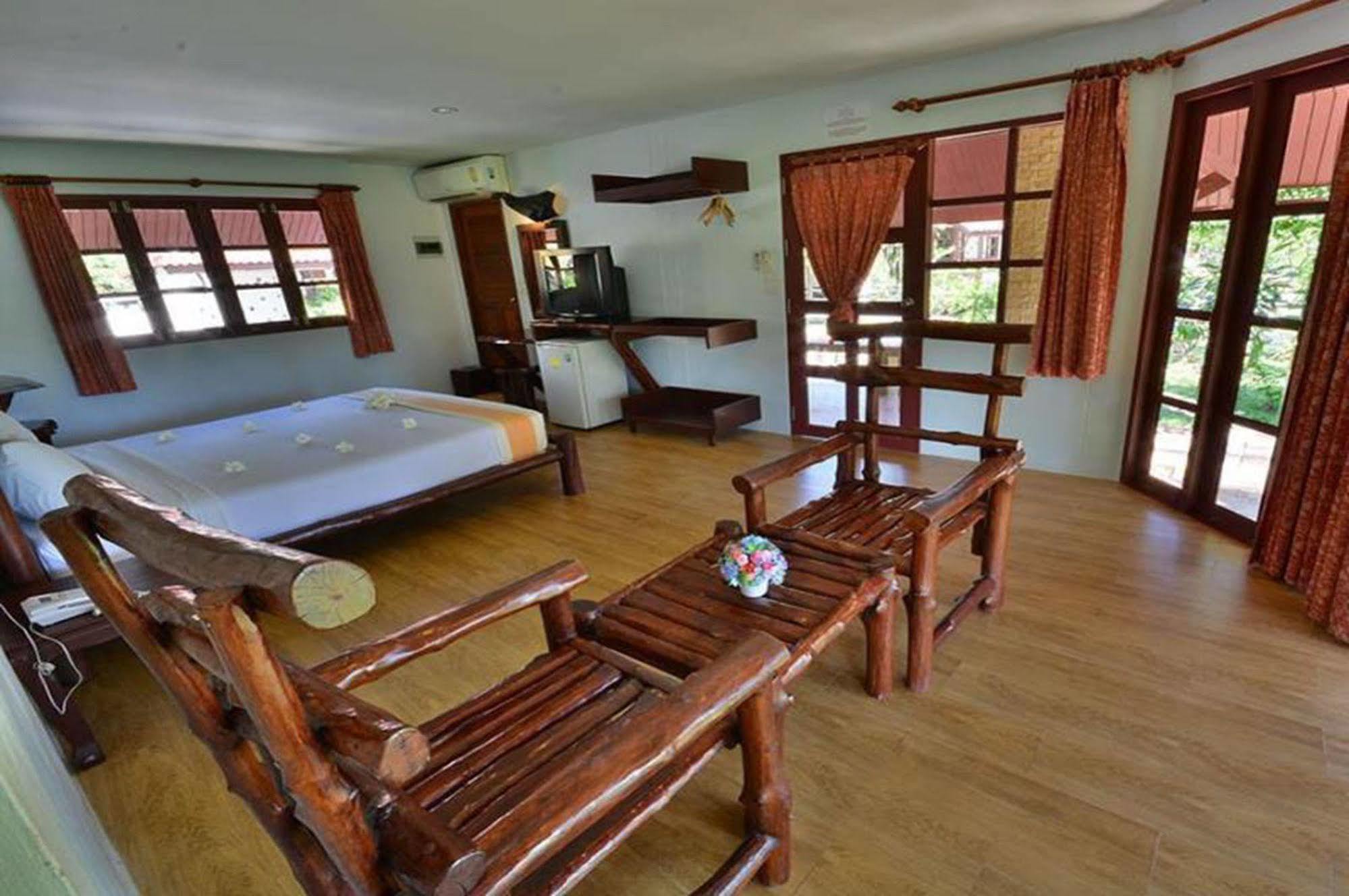 Alongkot Beach Resort Khanom Exteriér fotografie
