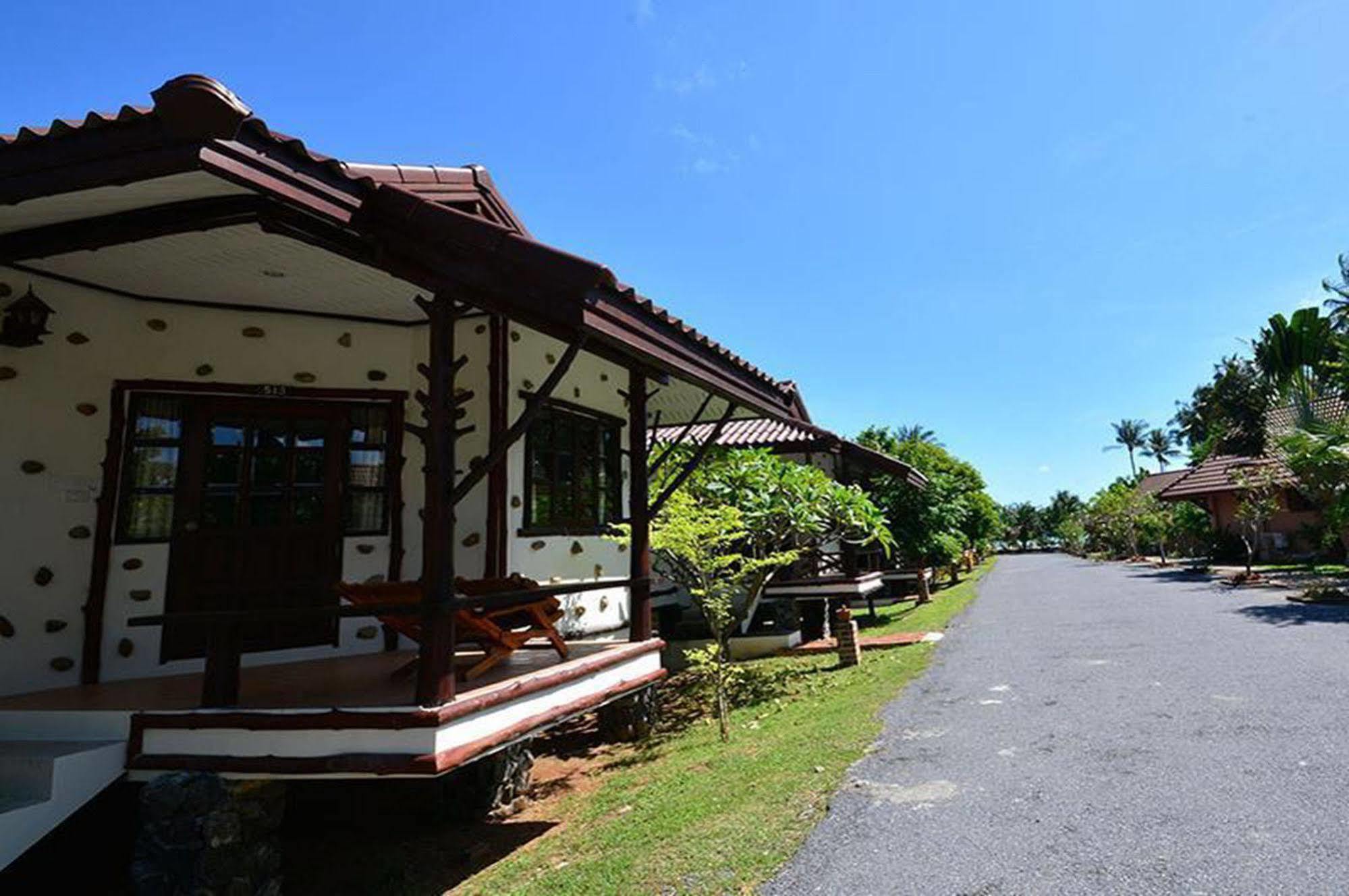 Alongkot Beach Resort Khanom Exteriér fotografie
